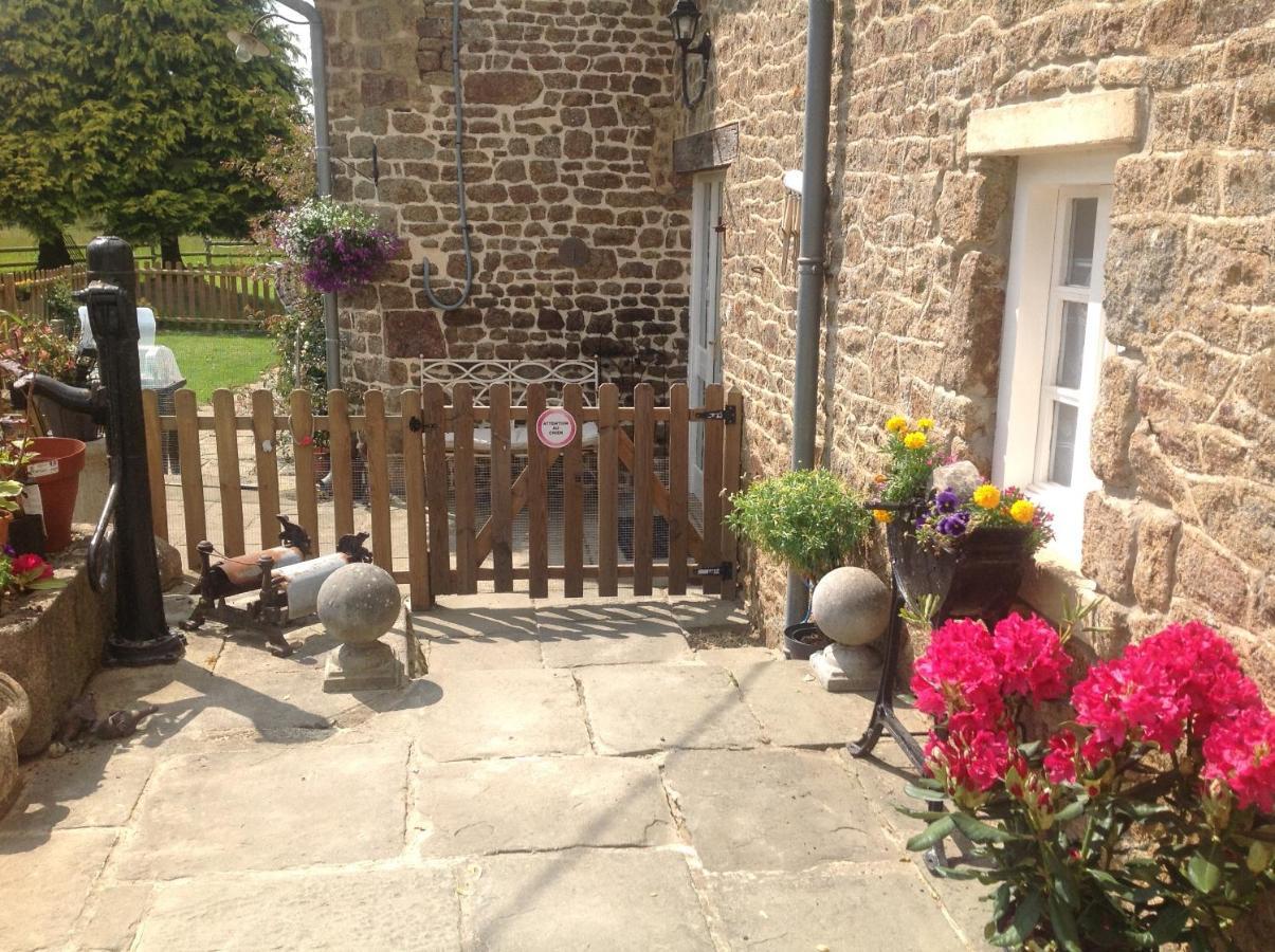 Bed and Breakfast La Ville - Les Petits Champs Buais-les-Monts Exterior foto