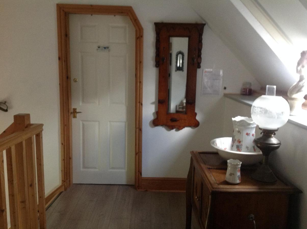 Bed and Breakfast La Ville - Les Petits Champs Buais-les-Monts Exterior foto