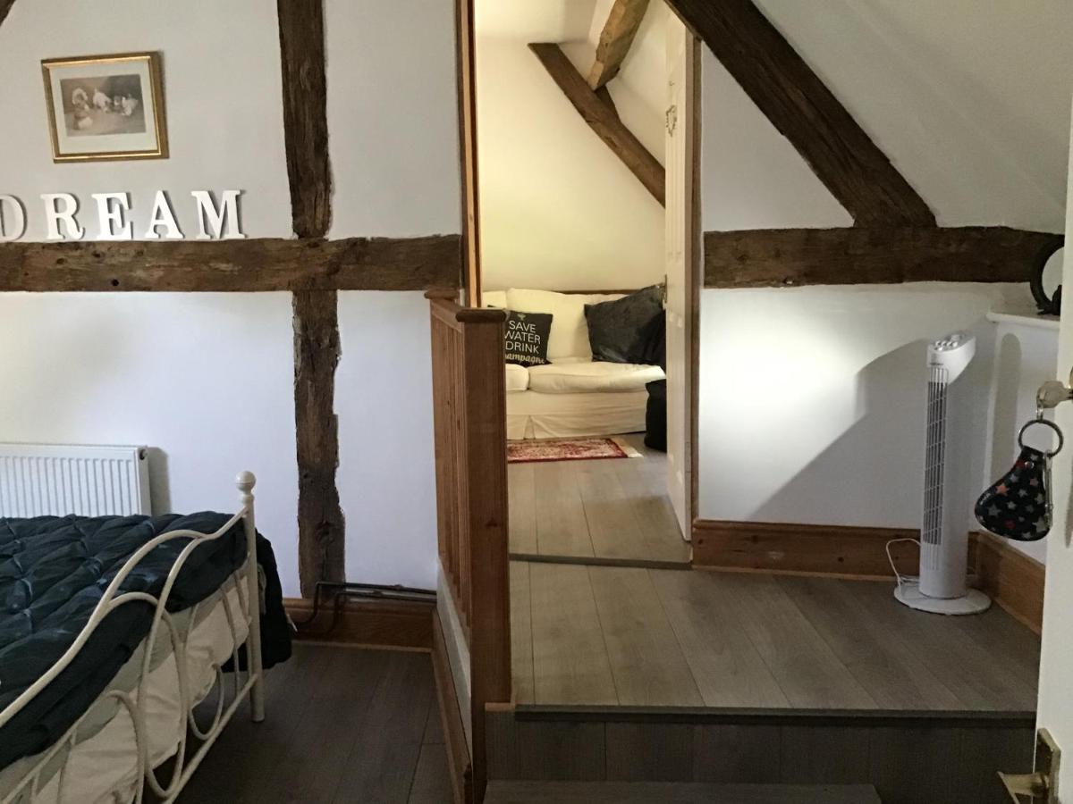 Bed and Breakfast La Ville - Les Petits Champs Buais-les-Monts Exterior foto