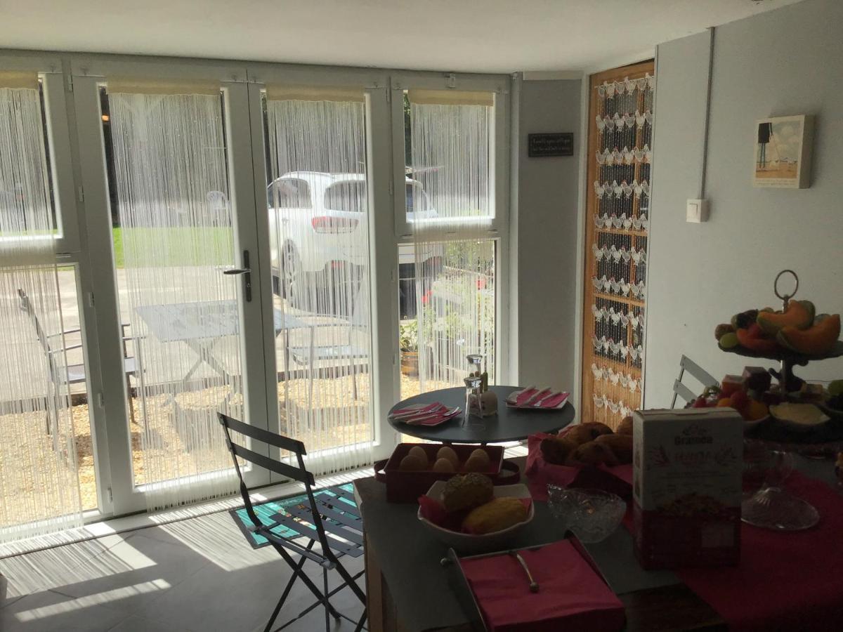 Bed and Breakfast La Ville - Les Petits Champs Buais-les-Monts Exterior foto
