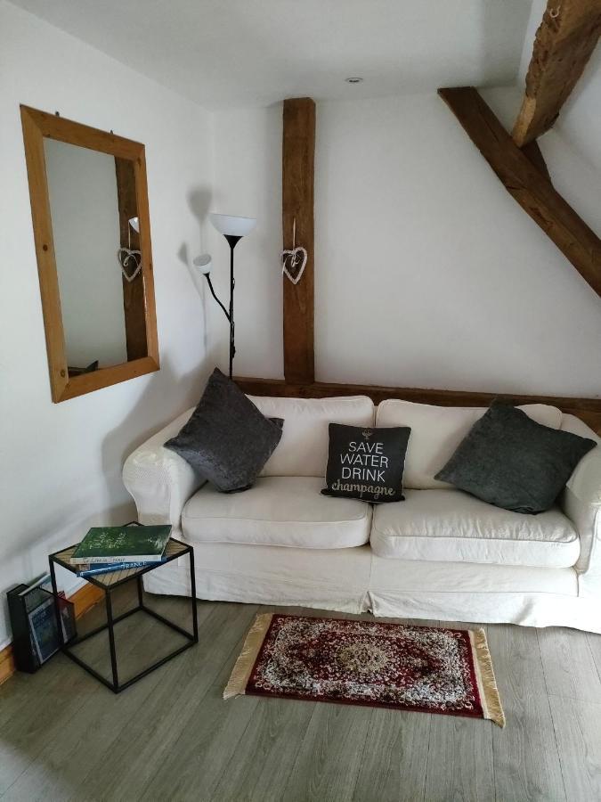 Bed and Breakfast La Ville - Les Petits Champs Buais-les-Monts Exterior foto